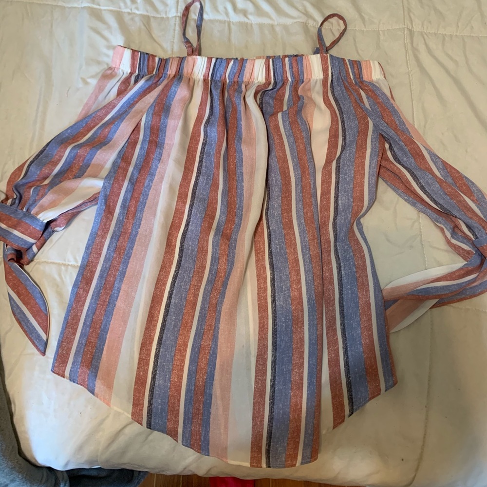 Cute off the shoulder top! Size M